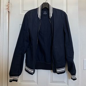 J Crew outerwear men’s bomber jacket dark navy blue white stripe size XS fits S